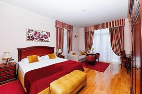 Hotel Savoy