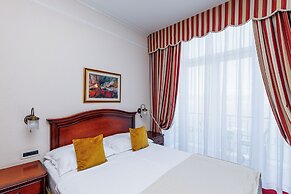Hotel Savoy