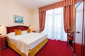 Hotel Savoy