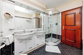 Hotel Savoy