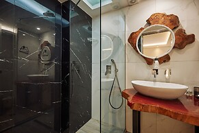 Iniohos Zante Hotel & Suites
