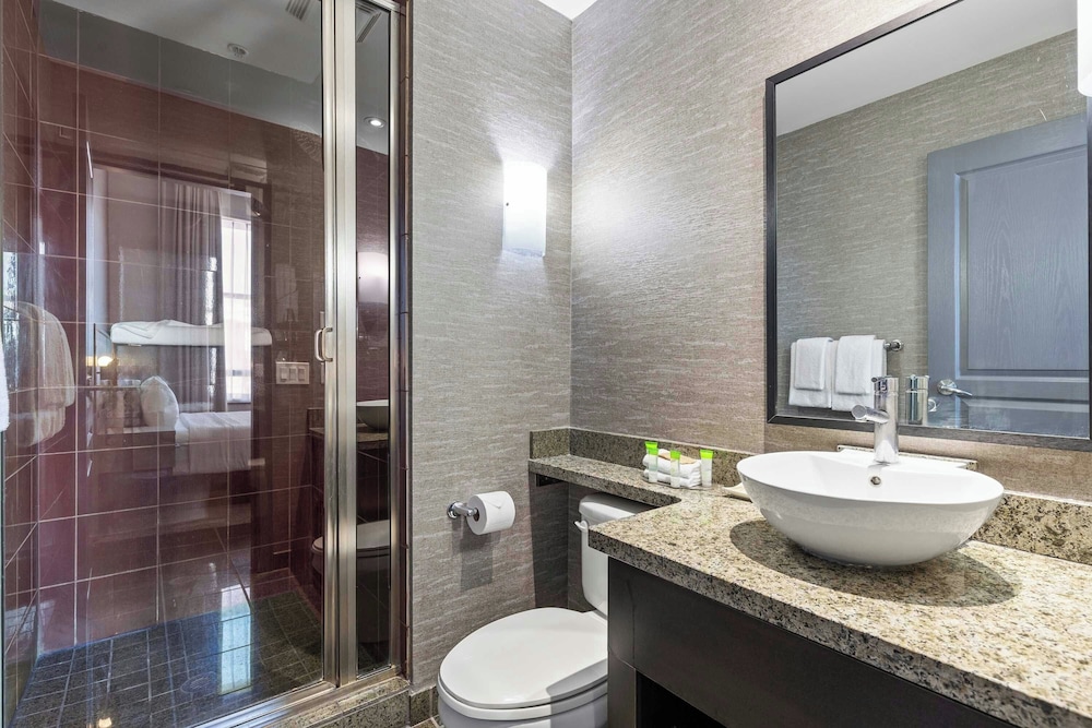 Sandman Hotels & Suites Calgary West