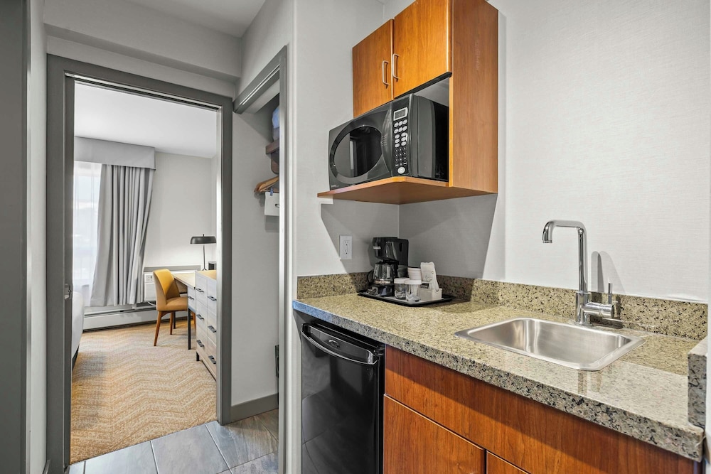 Sandman Hotels & Suites Calgary West