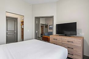 Sandman Hotels & Suites Calgary West