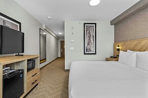 Sandman Hotels & Suites Calgary West
