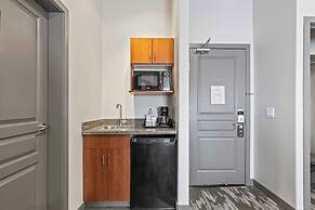 Sandman Hotels & Suites Calgary West