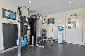 Sandman Hotels & Suites Calgary West