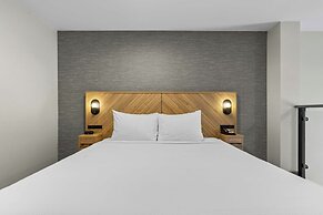 Sandman Hotels & Suites Calgary West