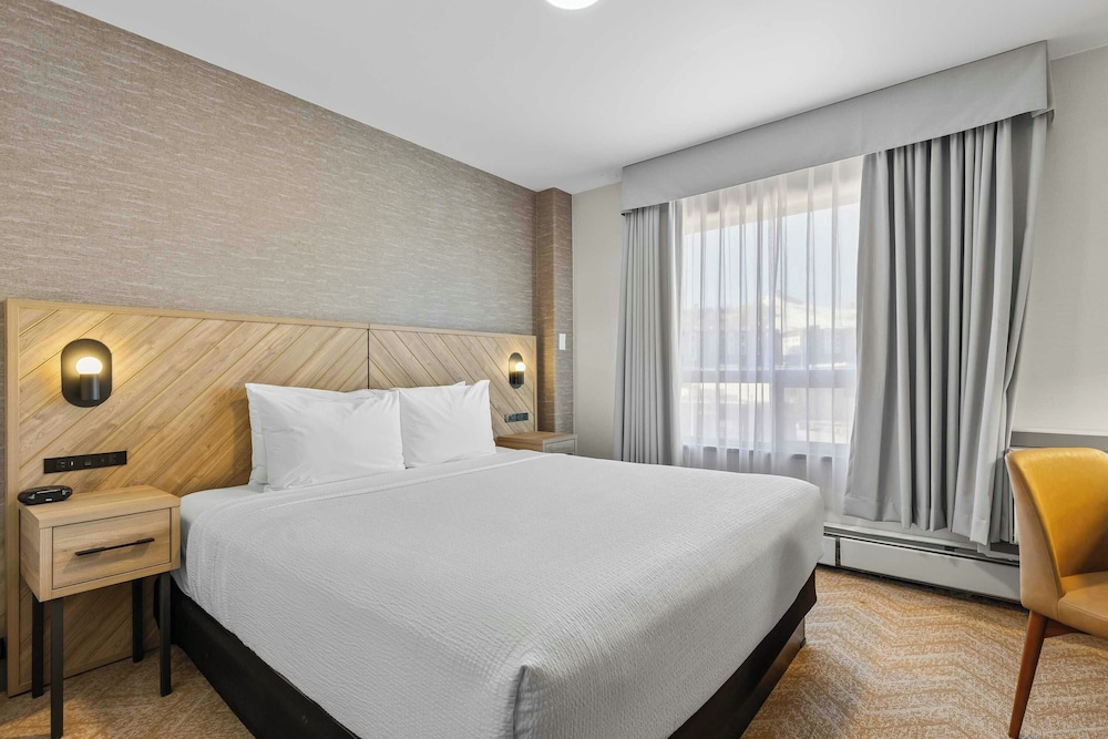 Sandman Hotels & Suites Calgary West