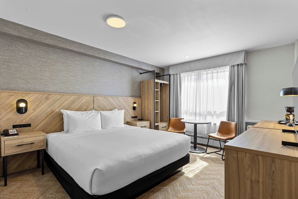 Sandman Hotels & Suites Calgary West