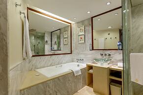 Parklane Hotel