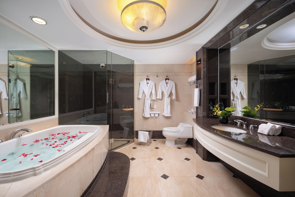 Parklane Hotel