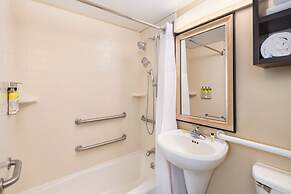 Staybridge Suites Savannah Historic District by IHG