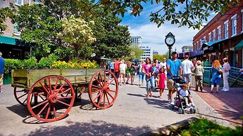 Staybridge Suites Savannah Historic District by IHG