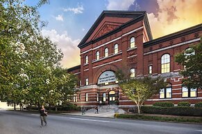 Staybridge Suites Savannah Historic District by IHG