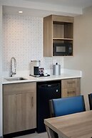 Holiday Inn Express and Suites Kitchener Southeast by IHG