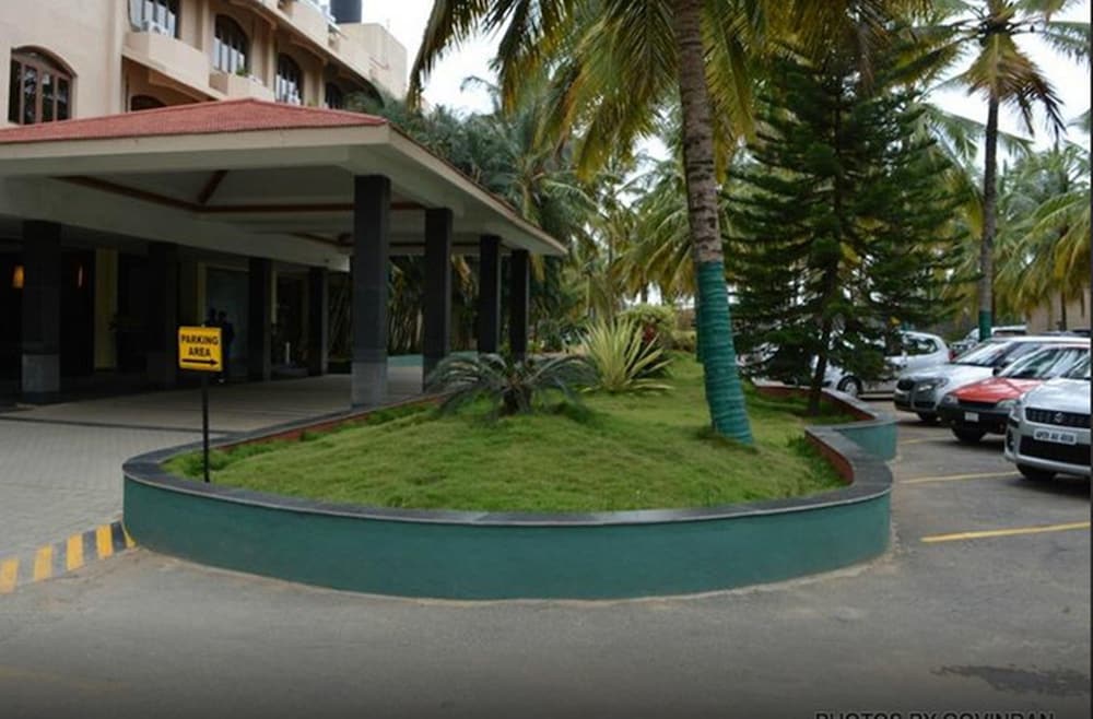 Royal Orchid Resort & Convention Centre