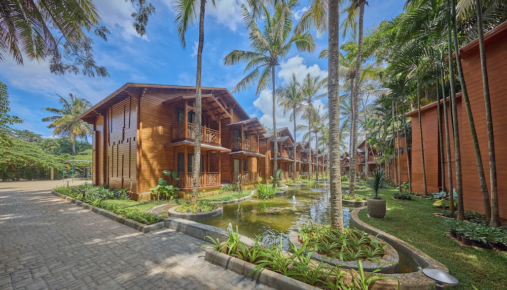 Royal Orchid Resort & Convention Centre