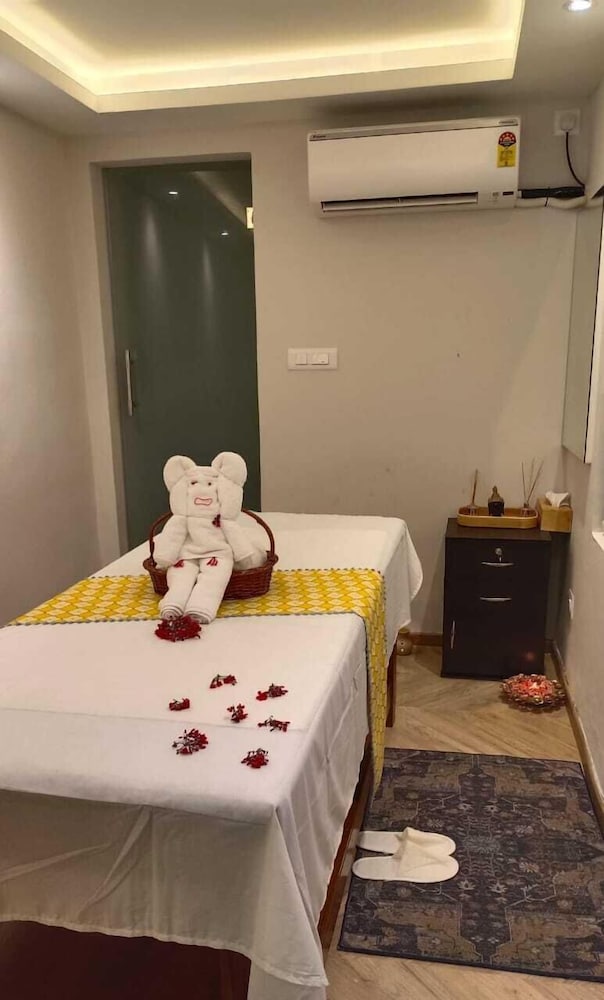 Royal Orchid Resort & Convention Centre