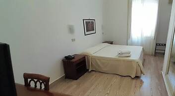 Hotel Tonic