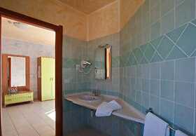Ariadimari Hotel