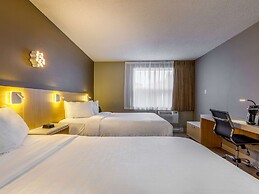 Clarion Pointe Quebec Airport