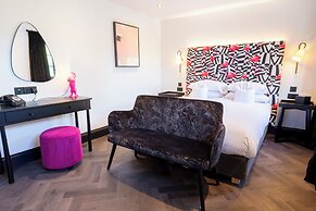 Wainstones Hotel
