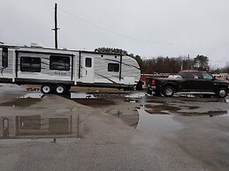 Skyways Motel
