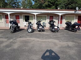 Skyways Motel