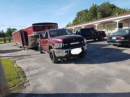 Skyways Motel
