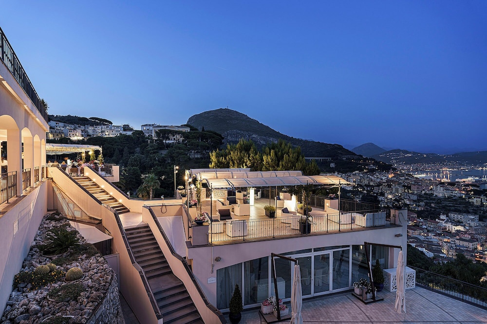 Hotel Raito Wellness & SPA
