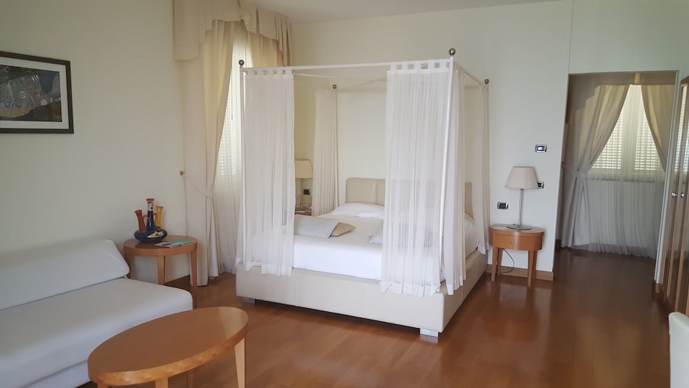 Hotel Raito Wellness & SPA