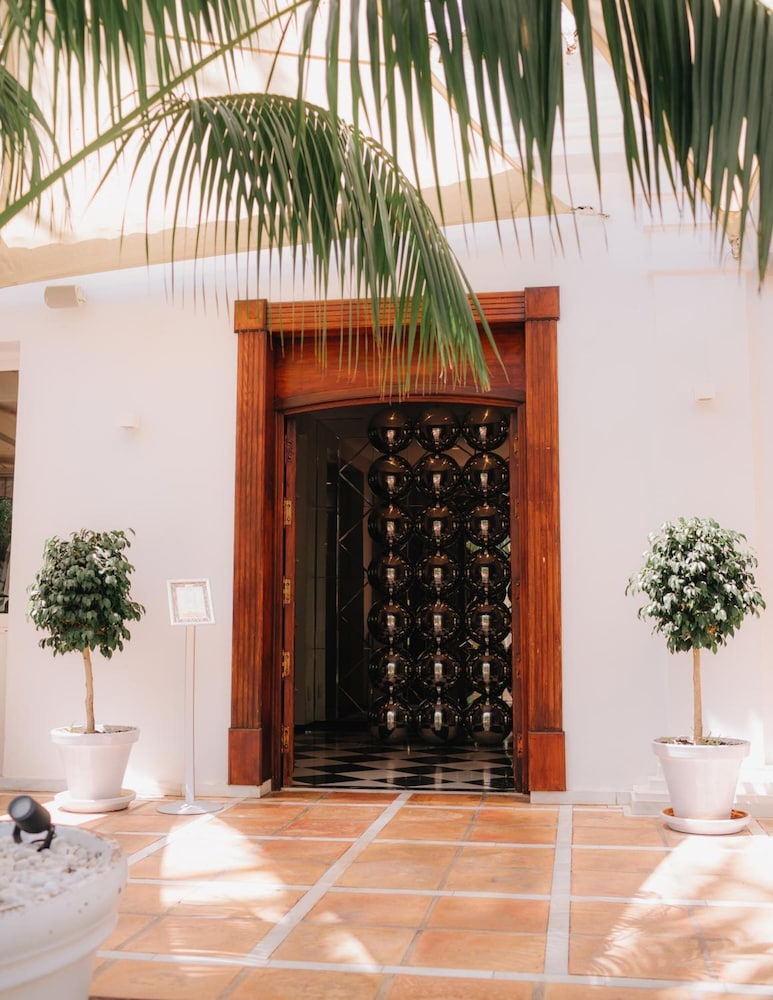 Aparthotel Monarque Sultán