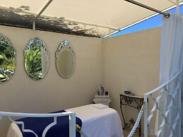 Beaumanoir Small Luxury Boutique Hotel