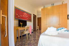 Hotel Eros