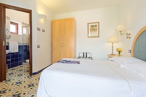 Hotel Eros