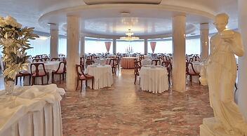 Hotel Globus