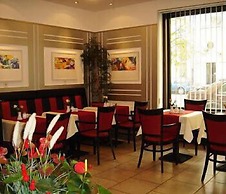 Hotel Acon