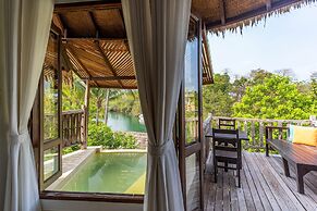 Aana Resort & Spa