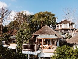 Aana Resort & Spa