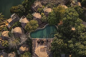 Aana Resort & Spa
