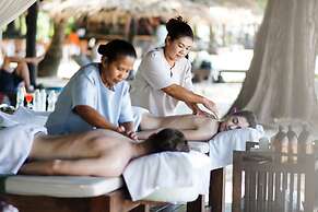 Aana Resort & Spa