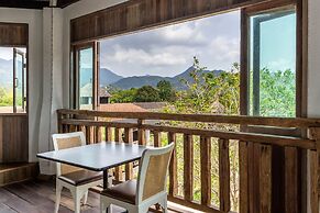 Aana Resort & Spa