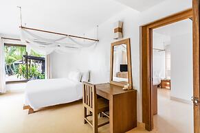 Aana Resort & Spa