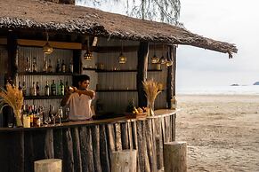 Aana Resort & Spa