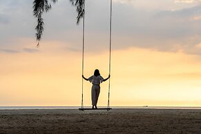 Aana Resort & Spa