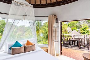 Aana Resort & Spa