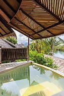 Aana Resort & Spa