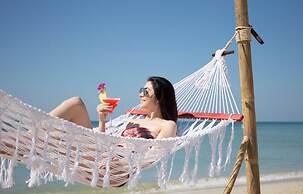 Aana Resort & Spa