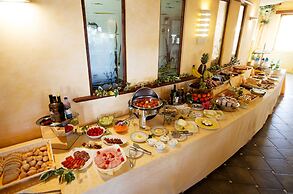 TONICELLO Hotel Resort & SPA